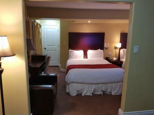Posada Bayside Inn & Waterfront Suites