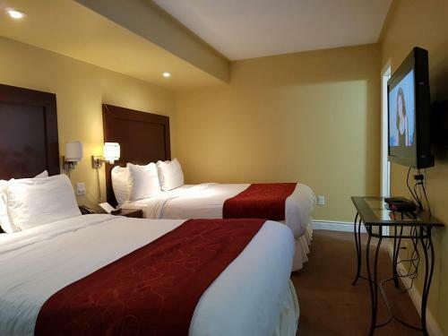 Posada Bayside Inn & Waterfront Suites