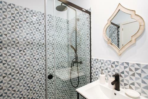 Magno Apartments Alameda 1851 - Shared Jacuzzi