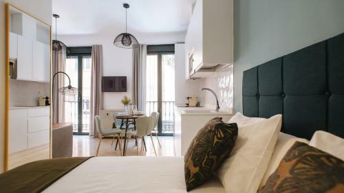 Chiqui And Vicente Bright Apartment