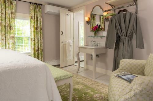The Blushing Oyster Bed & Breakfast