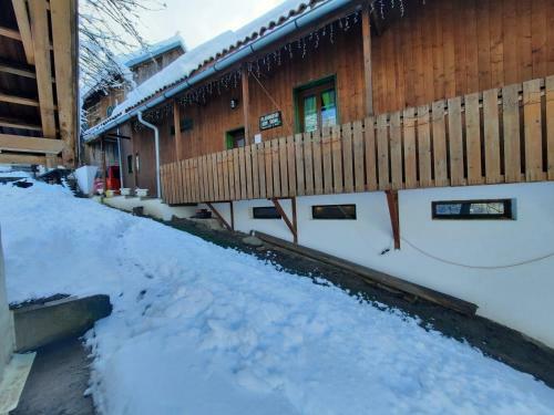 Hostal Planinarski Dom Skrad