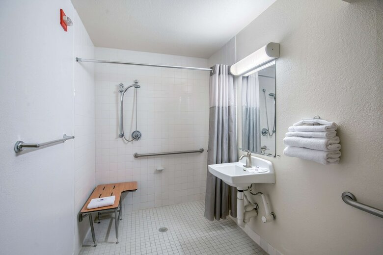 Motel 6 Williams