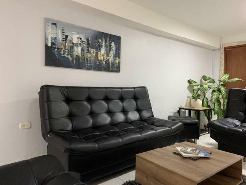 Guest Friendly Boutique House In Great Location