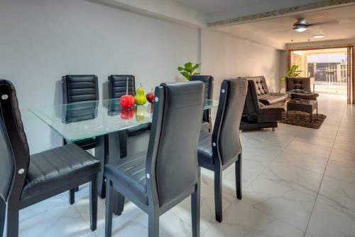 Guest Friendly Boutique House In Great Location