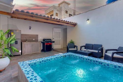 Guest Friendly Boutique House In Great Location