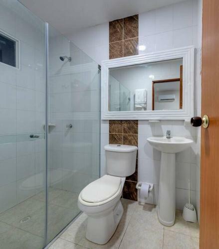 Guest Friendly Boutique House In Great Location
