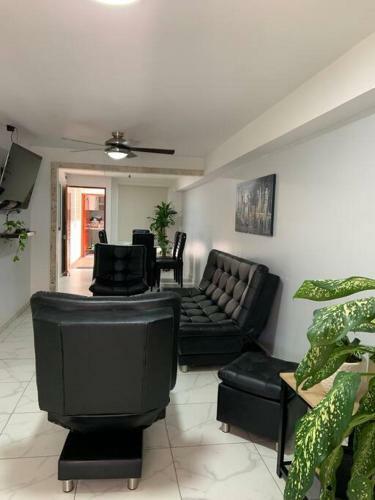Guest Friendly Boutique House In Great Location