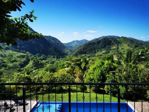 Villa Mirador de San Gabriel, Utica