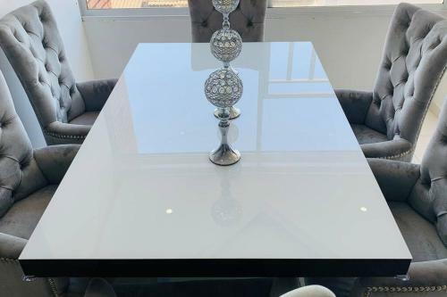 Apartamento Amoblado De Lujo, Excelente Ubicaci�n