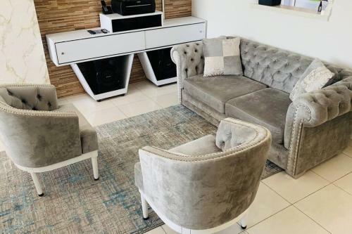 Apartamento Amoblado De Lujo, Excelente Ubicaci�n