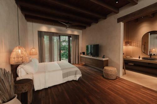 Hotel Makani Luxury Wanderlust