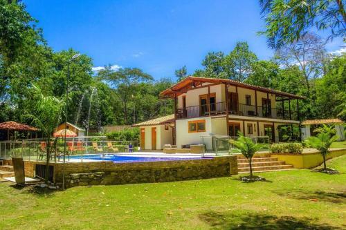 Villa Hermosa Casaquinta Con Piscina Privada.