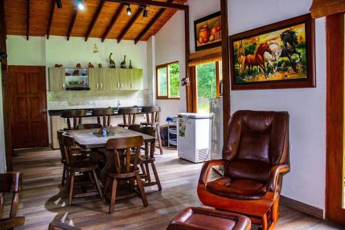 Villa Hermosa Casaquinta Con Piscina Privada.
