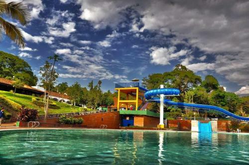 Hotel Club Campestre El Bosque