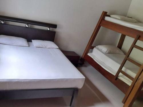 Villa De Lujo Con Piscina Y Tobog�n
