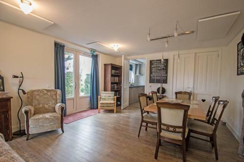 B&B ?te Warskip Bij Blokvis?