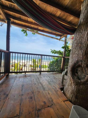 Hotel El Almendr�n Beach Hostel