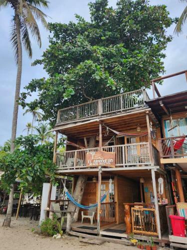 Hotel El Almendr�n Beach Hostel