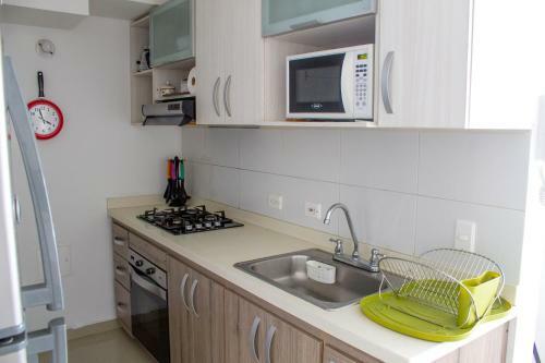 Hermoso, Central Y Comodo Apartamento En Santa Marta.