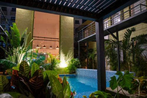 Oasis Tropical Hotel