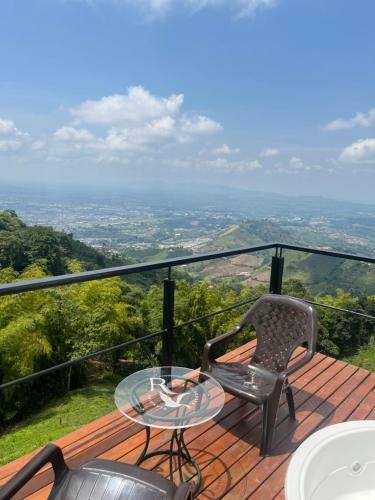 Bed & Breakfast Glamping R�os Voladores