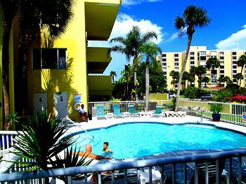 Motel Chart House Suites And Marina
