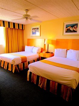 Motel Chart House Suites And Marina