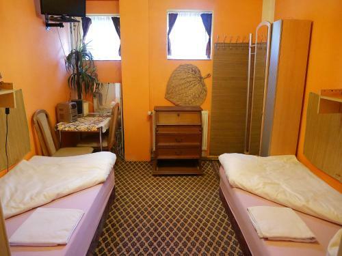 Hostal Pension Lada