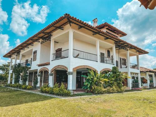 Hotel Casona Montanesa Quind�o Eje Cafetero