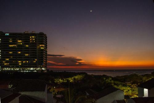 C�modo Apartamento Con Vista Al Mar Y La Monta�a