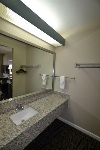 Relax Inn Motel And Suites Omaha