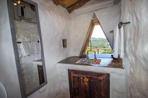 Hobbit Hotel Ecolodge- Guatap�