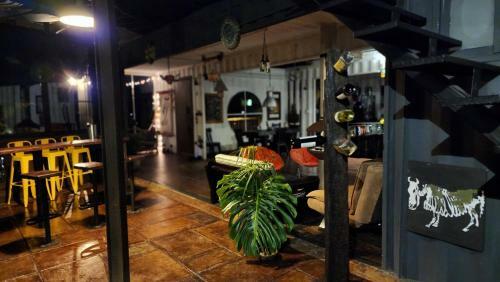 Hobbit Hotel Ecolodge- Guatap�