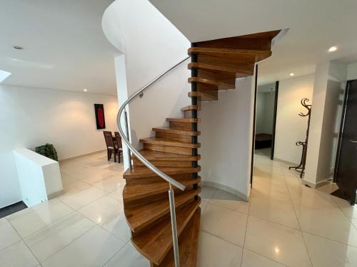 El Poblado Villa 250 M2!