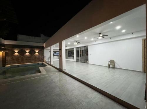 Casa Patio / Caba�a / Piscina