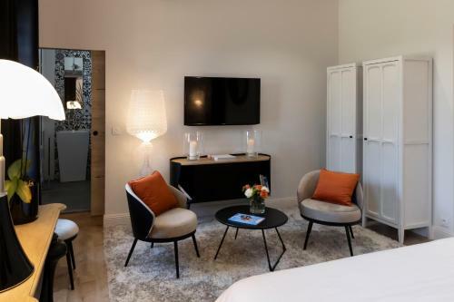 Hostal Ch�teau De La Ronde