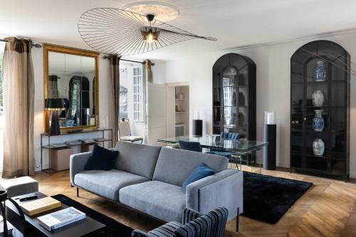 Hostal Ch�teau De La Ronde
