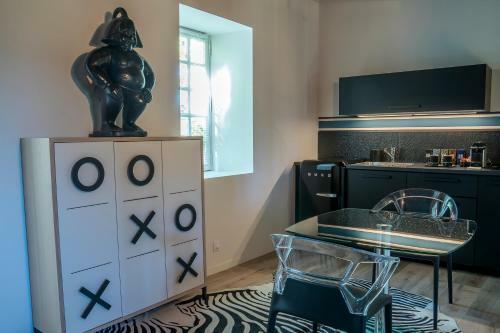 Hostal Ch�teau De La Ronde
