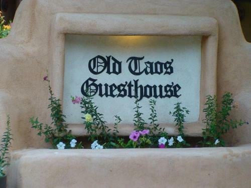 Old Taos Guesthouse B&B