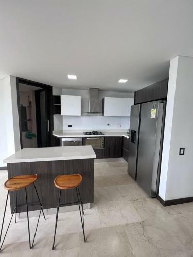 Spacious Apartments With High Views From Poblado
