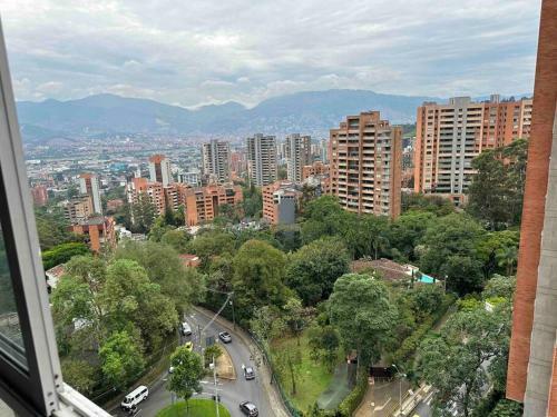 Apartamento Apto Con Bella Vista-poblado 1510