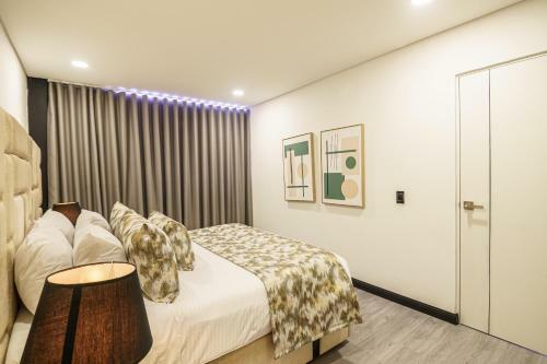First Class Hotel By 5 Host