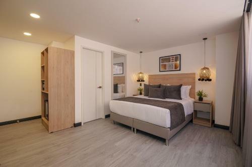 First Class Hotel By 5 Host