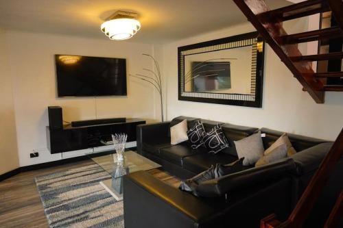 Villa El Poblado/elegante/confortable/ac/jacuzzi/billar