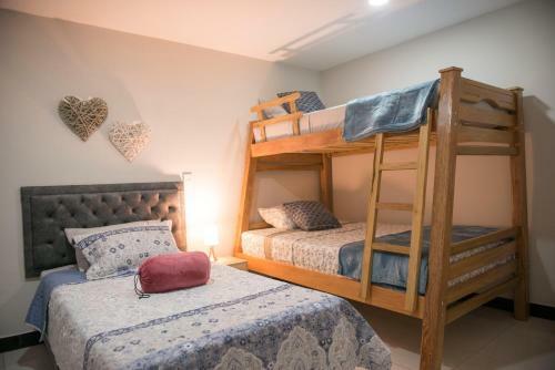 Hostal Casa Tangara Caf� Y Hospedaje