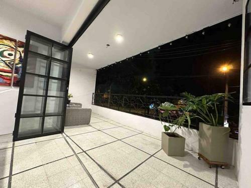 Casa Manila - 8bed 8.5bath - Hot Tube - Poblado