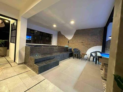 Casa Manila - 8bed 8.5bath - Hot Tube - Poblado