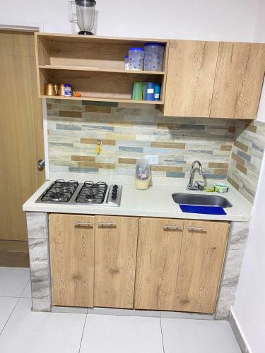 23 Comodo Apartamento Con Balcon En Laureles Estadio