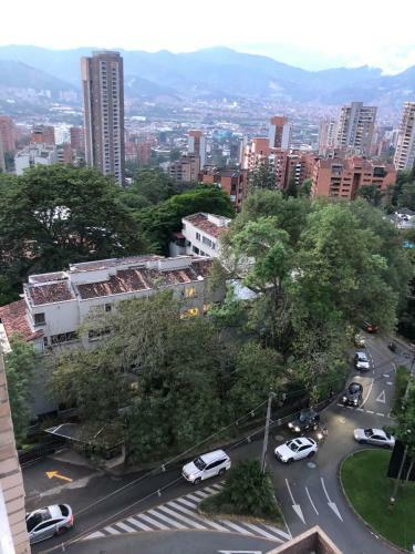 Apartamento Panoramico En Poblado, Medellin